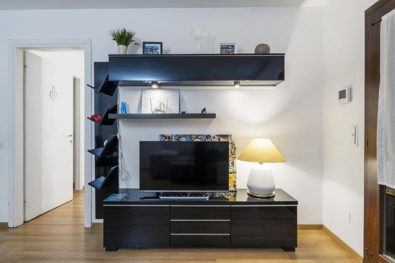 Cozy & Comfy Apt In Navigli Area 밀라노 외부 사진