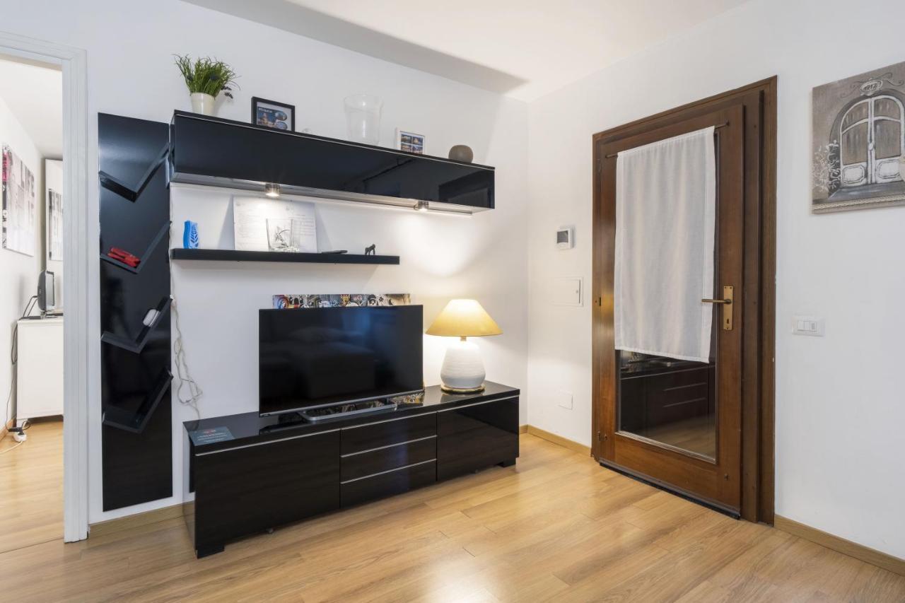 Cozy & Comfy Apt In Navigli Area 밀라노 외부 사진